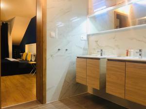 A bathroom at Villa La Via ***