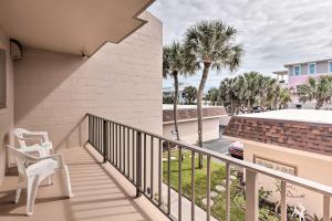 Balkon oz. terasa v nastanitvi Ponce Inlet Condo with Beach and Pool Access!