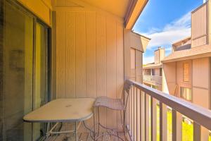 Μπαλκόνι ή βεράντα στο Quaint Angel Fire Townhome half Mi to Ski Slopes!