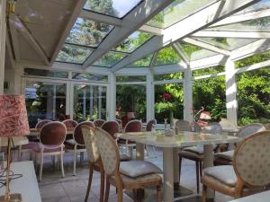 Restoran ili neka druga zalogajnica u objektu Condi Hotel