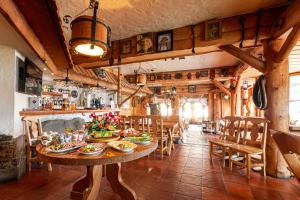 Jedlo v ubytovaní bed & breakfast alebo blízkom okolí