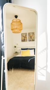 A bed or beds in a room at Villa Magma