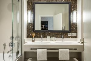 Gallery image of Hôtel des Saints Pères - Esprit de France in Paris