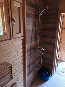 Phòng tắm tại Lakeside cottage Metsäranta Savonranta