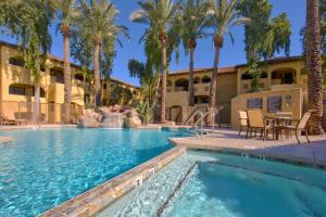 Bazén v ubytování Holiday Inn Club Vacations Scottsdale Resort nebo v jeho okolí