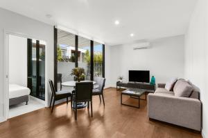 A seating area at Clayton Serviced Apartments