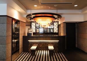 Lounge nebo bar v ubytování APA Hotel Chibachuo Ekimae
