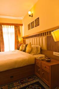 Ladakh Residency客房内的一张或多张床位