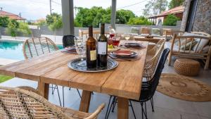 Bazén v ubytovaní Luxury Country House alebo v jeho blízkosti