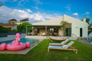 Bazén v ubytovaní Luxury Country House alebo v jeho blízkosti