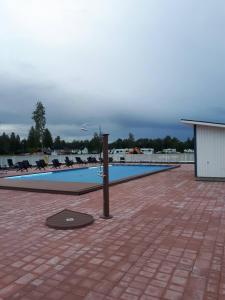 Bazén v ubytování Camping Tornio nebo v jeho okolí