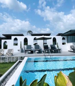Swimmingpoolen hos eller tæt på Wannachart Boutique Resort