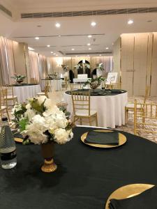 Restaurace v ubytování Sama Muscat Hotel