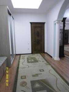 Fotografie z fotogalerie ubytování Vip апартаменты три квартиры на одной площадке одна 3х комнатная с 2мя санузлами площадью 140м2 две 2х комнатные площадью по 100м2 v destinaci Šymkent