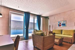Posezení v ubytování Carine Hotel Kumbor Superior