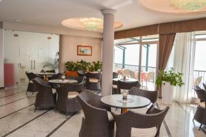 Posedenie v ubytovaní HOTEL ASTOR