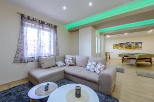 Posedenie v ubytovaní Villa Pave