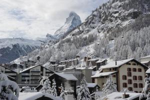 Nespecifikovaný výhled na hory nebo výhled na hory při pohledu z hotelu