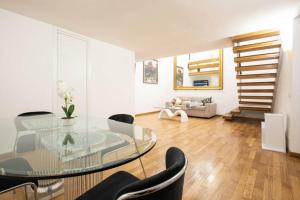 Unforgettable Split Level Jacuzzi Suite Navona - Top Collection 휴식 공간