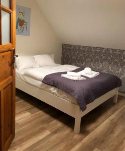 Postel nebo postele na pokoji v ubytování Dom Tkacki - Apartamenty - Pokoje - Jacuzzi