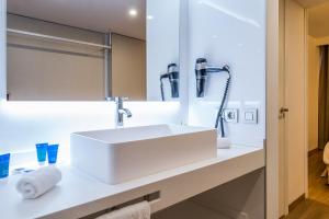 A bathroom at Pierre & Vacances Apartamentos Edificio Eurobuilding 2