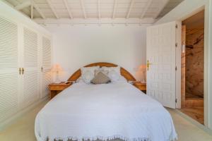 Fotografie z fotogalerie ubytování Unique *HIDDEN GEM* Villa - GOLFERS PARADISE ALOHA v destinaci Marbella