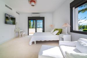 Fotografie z fotogalerie ubytování Unique *HIDDEN GEM* Villa - GOLFERS PARADISE ALOHA v destinaci Marbella