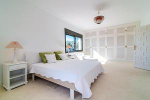 Fotografie z fotogalerie ubytování Unique *HIDDEN GEM* Villa - GOLFERS PARADISE ALOHA v destinaci Marbella