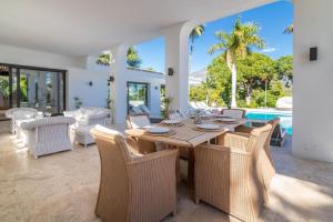 Fotografie z fotogalerie ubytování Unique *HIDDEN GEM* Villa - GOLFERS PARADISE ALOHA v destinaci Marbella