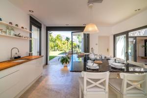 Fotografie z fotogalerie ubytování Unique *HIDDEN GEM* Villa - GOLFERS PARADISE ALOHA v destinaci Marbella