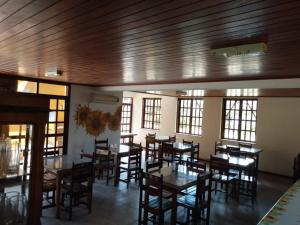 Restoran atau tempat lain untuk makan di Pousada Dos Girassois Prado