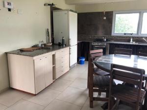 Η κουζίνα ή μικρή κουζίνα στο Casa Miradores del Lago