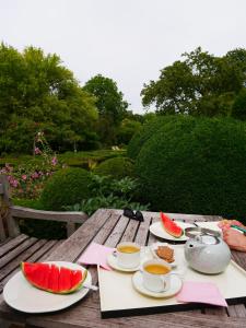 Opcije za doručak na raspolaganju gostima u objektu B&B côté jardin