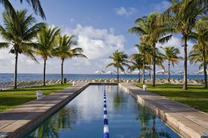 Bazén v ubytování Lighthouse Pointe at Grand Lucayan Resort nebo v jeho okolí