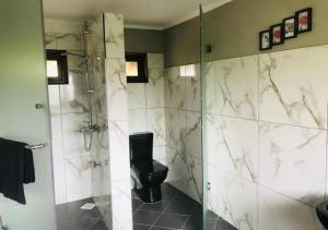 Un baño de Oldonyo Orok Lodge