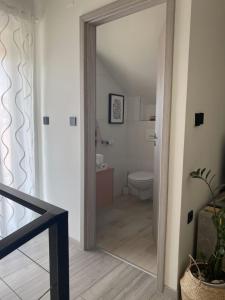 Ένα μπάνιο στο AQUA-TUHELJ- SKY +23 φωτογραφίες