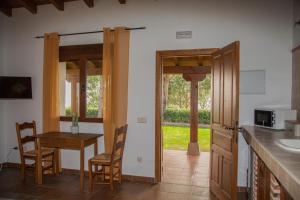 Η κουζίνα ή μικρή κουζίνα στο Finca La Sayuela