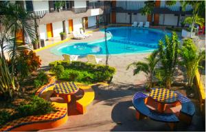 Bazén v ubytování Hotel Gina nebo v jeho okolí