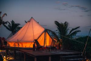 Příroda nedaleko luxury tent
