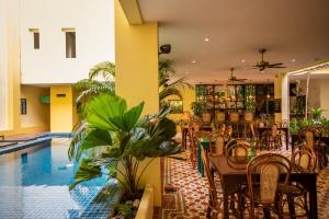 Gallery image of Hotel Old Cinema in Kampot