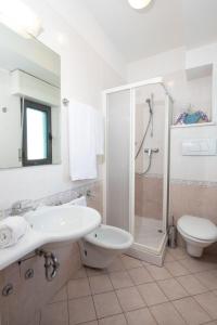 Vannituba majutusasutuses Hotel Acrux