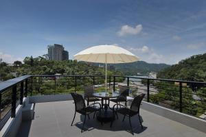 Sun Moon Lake Blue Sky Bay B&B 발코니 또는 테라스