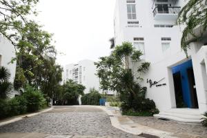 Budova, kde se hotel nachází + 110 fotografií