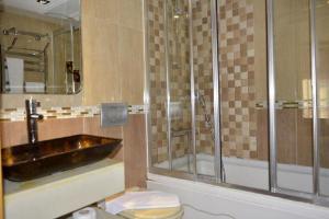 Koupelna v ubytování Galata Palace Hotel