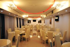 Posedenie v ubytovaní Garni Hotel Crystal Ice