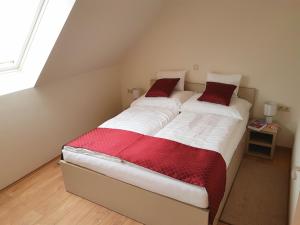 Posteľ alebo postele v izbe v ubytovaní Silver Lodge Apartments Eger