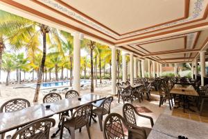 ห้องอาหารหรือที่รับประทานอาหารของ Riu Lupita - All Inclusive