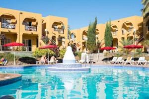 Bazén v ubytovaní Tisalaya Park stay, cosy apartment in Maspalomas alebo v jeho blízkosti
