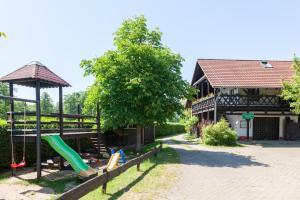 Κήπος έξω από το Dom Žaba - Spreewaldatmosphäre im neu renovierten Bauwagen