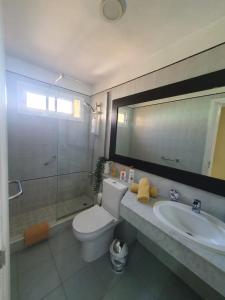 Kúpeľňa v ubytovaní Tisalaya Park stay, cosy apartment in Maspalomas